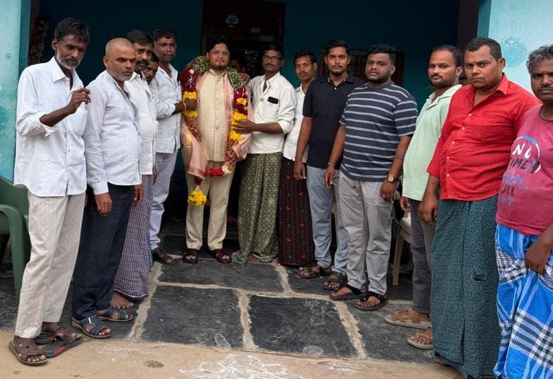 Encouraging Handloom Workers